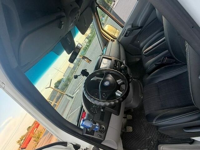 Белый Мерседес Sprinter, объемом двигателя 2.99 л и пробегом 600 тыс. км за 22499 $, фото 6 на Automoto.ua