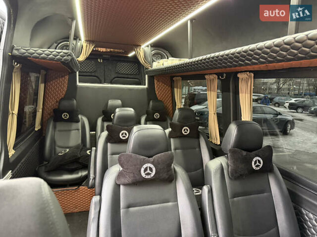 Белый Мерседес Sprinter, объемом двигателя 2.14 л и пробегом 850 тыс. км за 30000 $, фото 3 на Automoto.ua