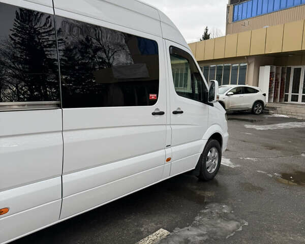 Белый Мерседес Sprinter, объемом двигателя 2.14 л и пробегом 850 тыс. км за 30000 $, фото 6 на Automoto.ua