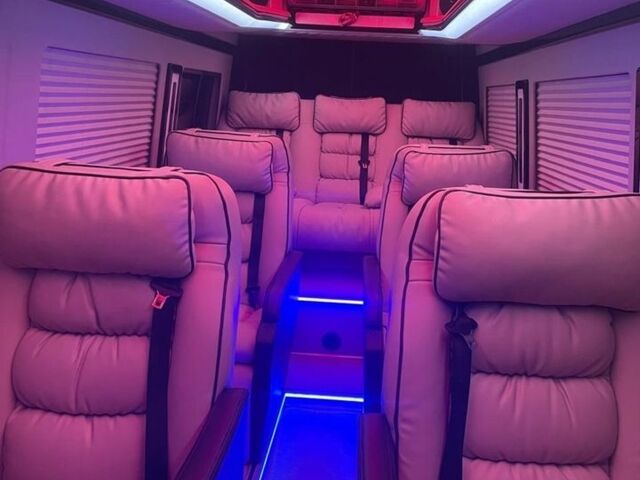 Белый Мерседес Sprinter, объемом двигателя 2.99 л и пробегом 540 тыс. км за 47444 $, фото 56 на Automoto.ua