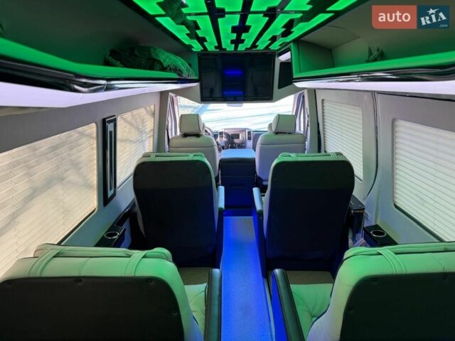 Белый Мерседес Sprinter, объемом двигателя 2.99 л и пробегом 540 тыс. км за 47444 $, фото 45 на Automoto.ua