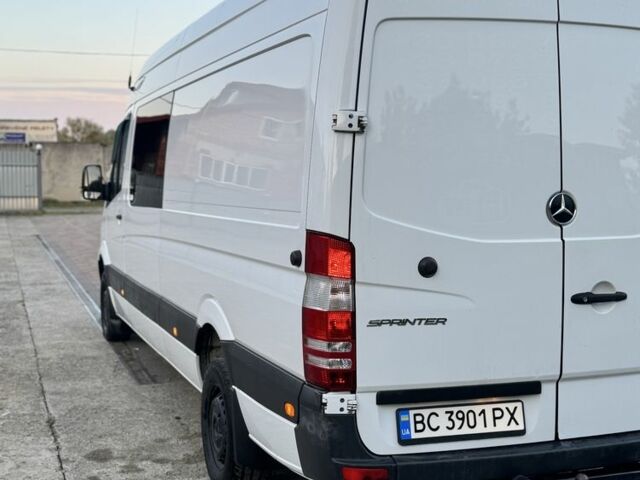 Белый Мерседес Sprinter, объемом двигателя 2.1 л и пробегом 350 тыс. км за 20999 $, фото 22 на Automoto.ua