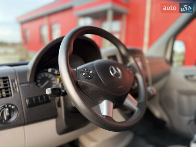 Белый Мерседес Sprinter, объемом двигателя 2.2 л и пробегом 278 тыс. км за 21500 $, фото 21 на Automoto.ua