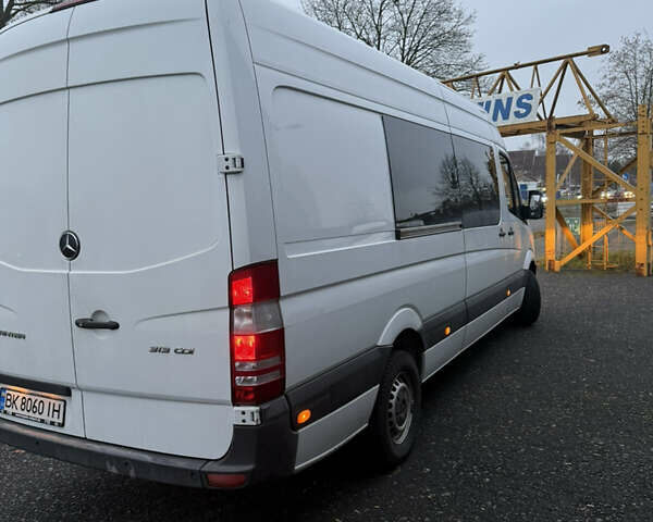 Белый Мерседес Sprinter, объемом двигателя 2.14 л и пробегом 607 тыс. км за 26000 $, фото 3 на Automoto.ua
