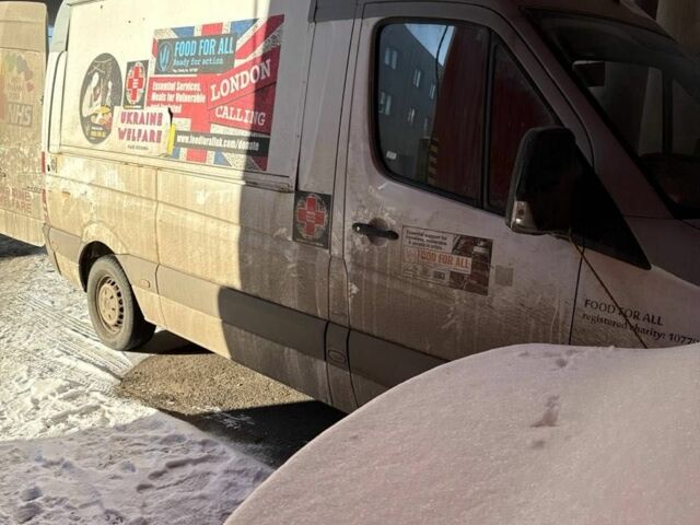 Белый Мерседес Sprinter, объемом двигателя 0 л и пробегом 240 тыс. км за 3458 $, фото 1 на Automoto.ua