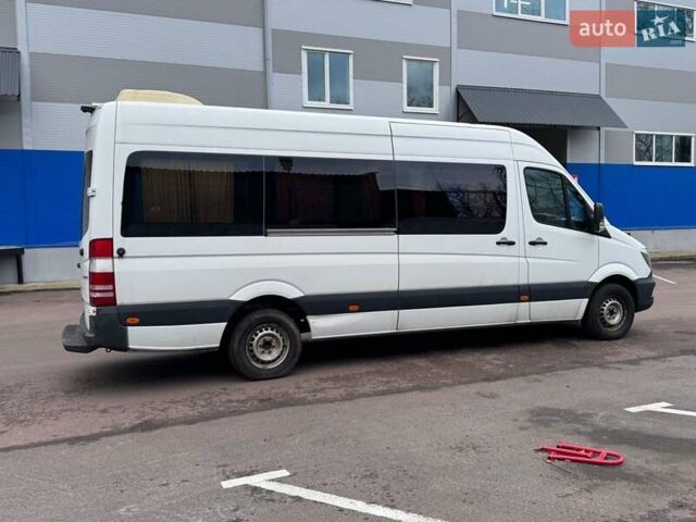 Белый Мерседес Sprinter, объемом двигателя 2.14 л и пробегом 250 тыс. км за 28000 $, фото 4 на Automoto.ua