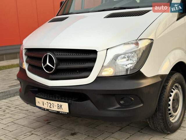 Белый Мерседес Sprinter, объемом двигателя 2.2 л и пробегом 278 тыс. км за 21500 $, фото 4 на Automoto.ua