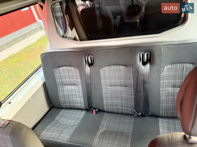 Белый Мерседес Sprinter, объемом двигателя 2.2 л и пробегом 278 тыс. км за 21500 $, фото 33 на Automoto.ua