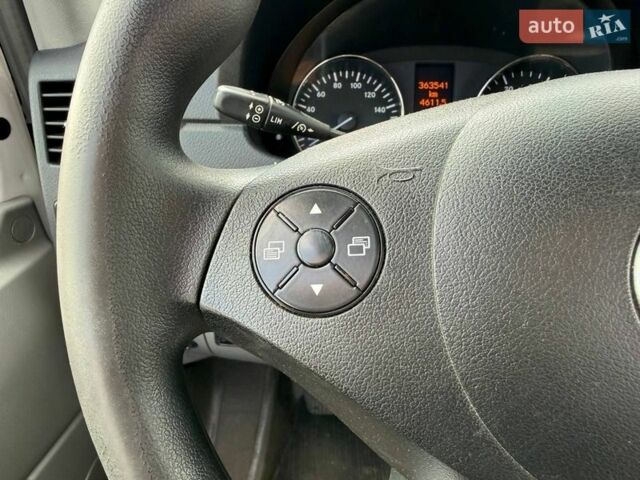 Белый Мерседес Sprinter, объемом двигателя 2.14 л и пробегом 350 тыс. км за 25990 $, фото 18 на Automoto.ua