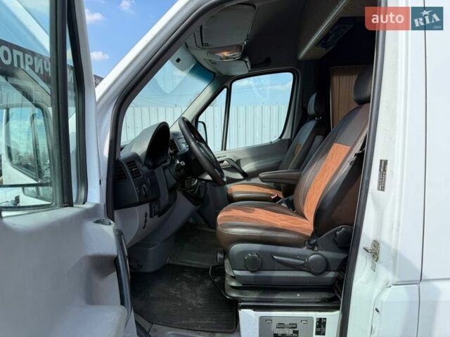 Белый Мерседес Sprinter, объемом двигателя 2.14 л и пробегом 350 тыс. км за 25990 $, фото 8 на Automoto.ua