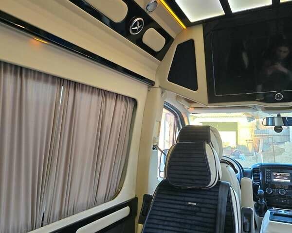Белый Мерседес Sprinter, объемом двигателя 2.1 л и пробегом 500 тыс. км за 33000 $, фото 7 на Automoto.ua