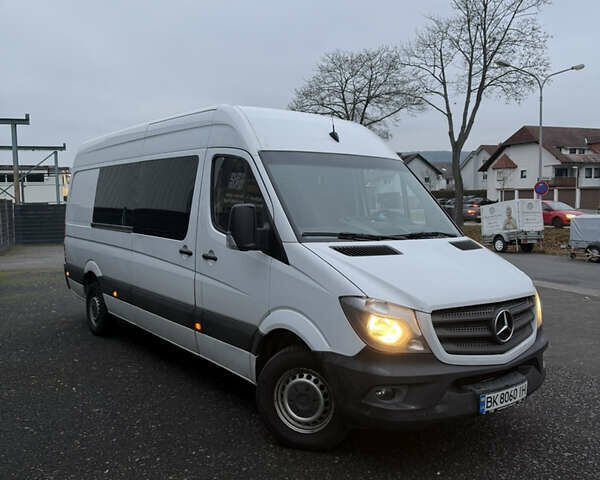 Белый Мерседес Sprinter, объемом двигателя 2.14 л и пробегом 607 тыс. км за 26000 $, фото 4 на Automoto.ua