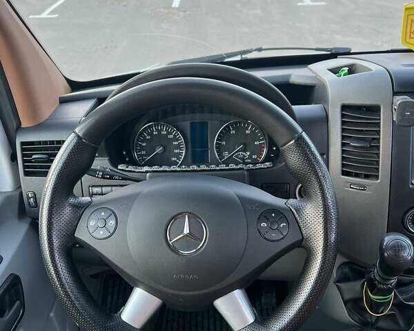 Білий Мерседес Sprinter, об'ємом двигуна 2.99 л та пробігом 448 тис. км за 36500 $, фото 3 на Automoto.ua