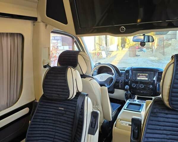 Белый Мерседес Sprinter, объемом двигателя 2.1 л и пробегом 500 тыс. км за 33000 $, фото 6 на Automoto.ua