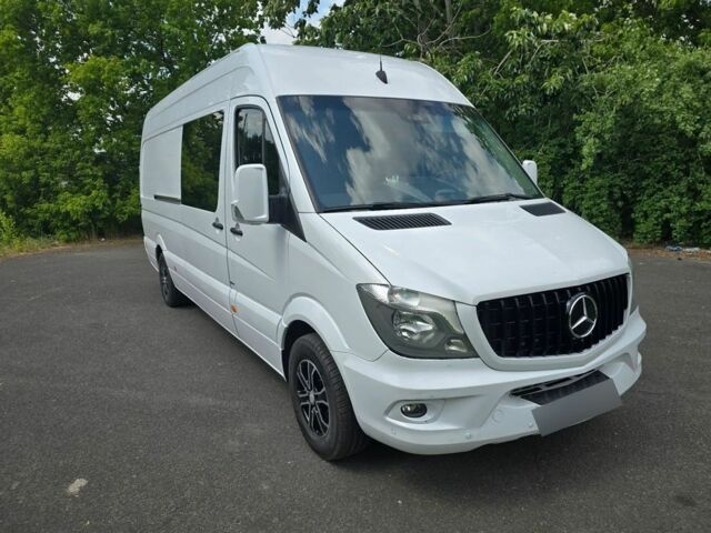 Белый Мерседес Sprinter, объемом двигателя 2.2 л и пробегом 262 тыс. км за 11500 $, фото 5 на Automoto.ua