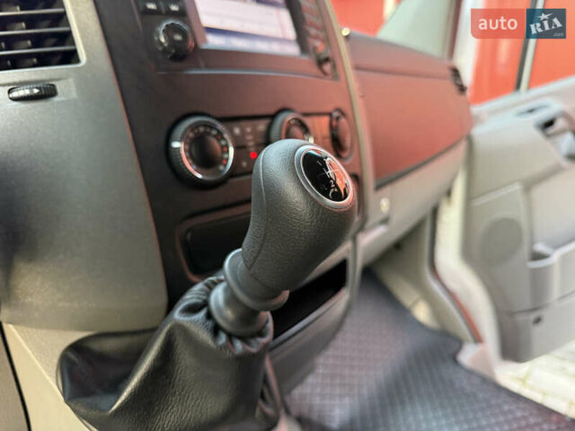 Белый Мерседес Sprinter, объемом двигателя 2.2 л и пробегом 278 тыс. км за 21500 $, фото 25 на Automoto.ua