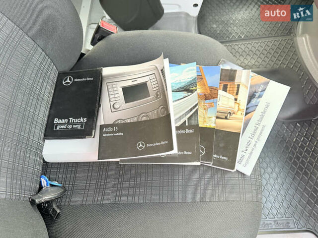 Белый Мерседес Sprinter, объемом двигателя 2.2 л и пробегом 278 тыс. км за 21500 $, фото 63 на Automoto.ua