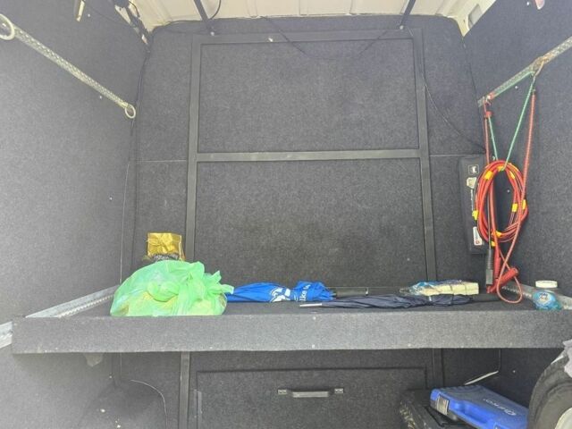 Белый Мерседес Sprinter, объемом двигателя 2.2 л и пробегом 262 тыс. км за 11500 $, фото 13 на Automoto.ua