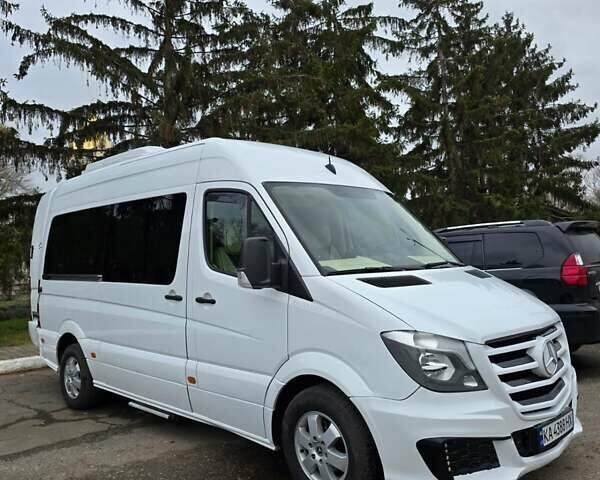 Белый Мерседес Sprinter, объемом двигателя 2.1 л и пробегом 500 тыс. км за 33000 $, фото 1 на Automoto.ua