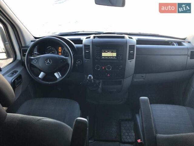 Білий Мерседес Sprinter, об'ємом двигуна 2.2 л та пробігом 195 тис. км за 15000 $, фото 9 на Automoto.ua