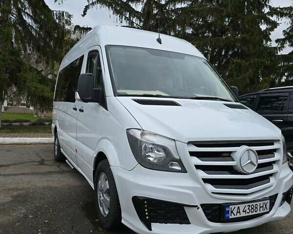 Белый Мерседес Sprinter, объемом двигателя 2.1 л и пробегом 500 тыс. км за 33000 $, фото 4 на Automoto.ua
