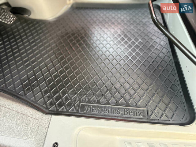 Белый Мерседес Sprinter, объемом двигателя 2.2 л и пробегом 278 тыс. км за 21500 $, фото 23 на Automoto.ua