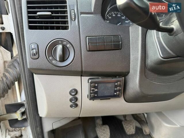 Белый Мерседес Sprinter, объемом двигателя 2.14 л и пробегом 350 тыс. км за 25990 $, фото 16 на Automoto.ua