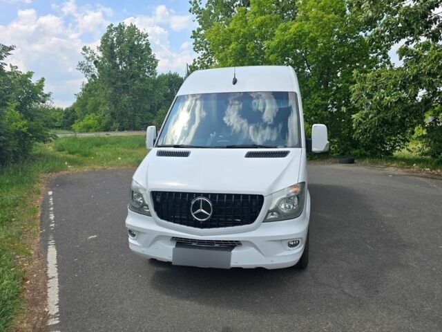 Белый Мерседес Sprinter, объемом двигателя 2.2 л и пробегом 262 тыс. км за 11500 $, фото 1 на Automoto.ua