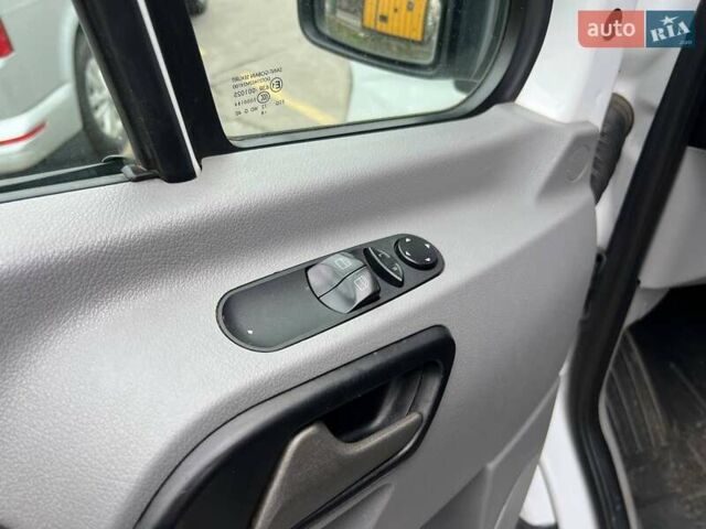 Белый Мерседес Sprinter, объемом двигателя 2.14 л и пробегом 296 тыс. км за 20000 $, фото 9 на Automoto.ua