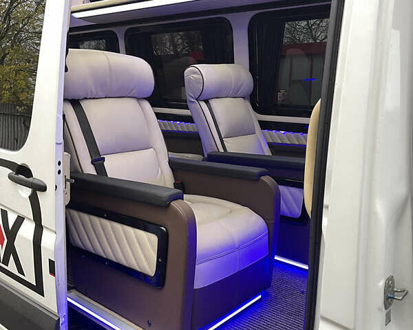 Білий Мерседес Sprinter, об'ємом двигуна 2.14 л та пробігом 563 тис. км за 32000 $, фото 9 на Automoto.ua