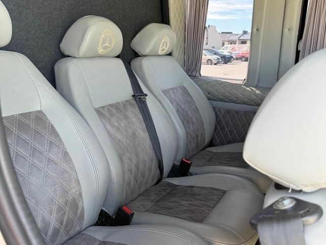 Белый Мерседес Sprinter, объемом двигателя 3.22 л и пробегом 650 тыс. км за 23000 $, фото 25 на Automoto.ua