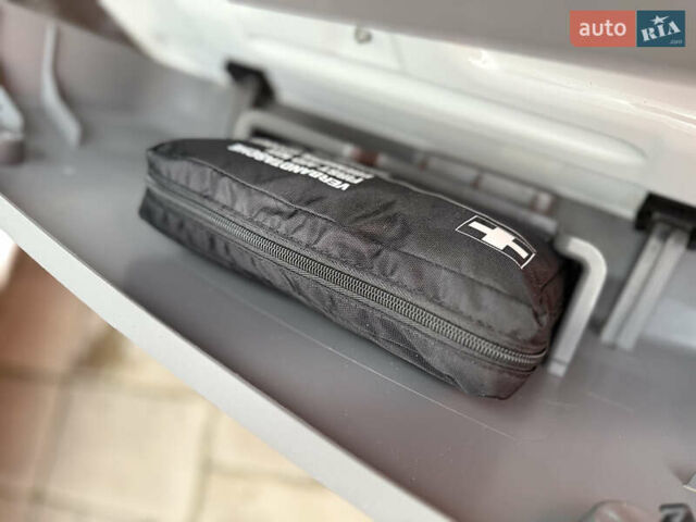 Белый Мерседес Sprinter, объемом двигателя 2.2 л и пробегом 278 тыс. км за 21500 $, фото 40 на Automoto.ua