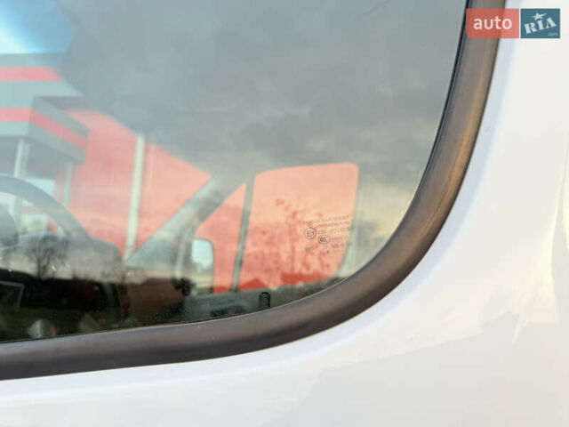 Белый Мерседес Sprinter, объемом двигателя 2.2 л и пробегом 278 тыс. км за 21500 $, фото 17 на Automoto.ua