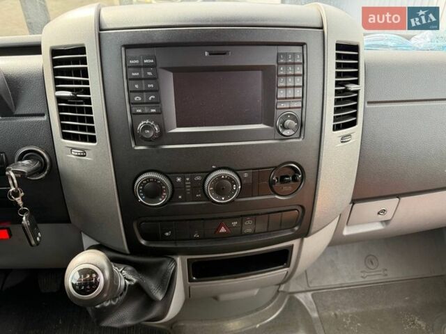 Белый Мерседес Sprinter, объемом двигателя 2.14 л и пробегом 350 тыс. км за 25990 $, фото 22 на Automoto.ua