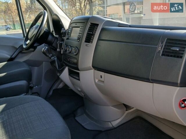 Белый Мерседес Sprinter, объемом двигателя 2.14 л и пробегом 651 тыс. км за 25000 $, фото 7 на Automoto.ua