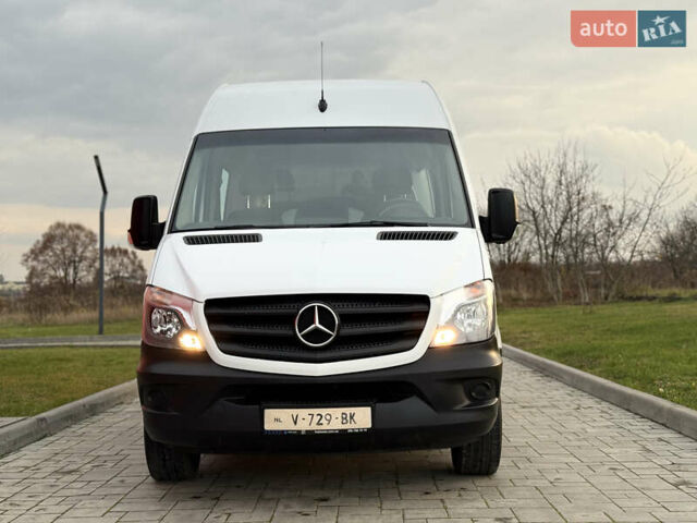 Белый Мерседес Sprinter, объемом двигателя 2.2 л и пробегом 278 тыс. км за 21500 $, фото 2 на Automoto.ua
