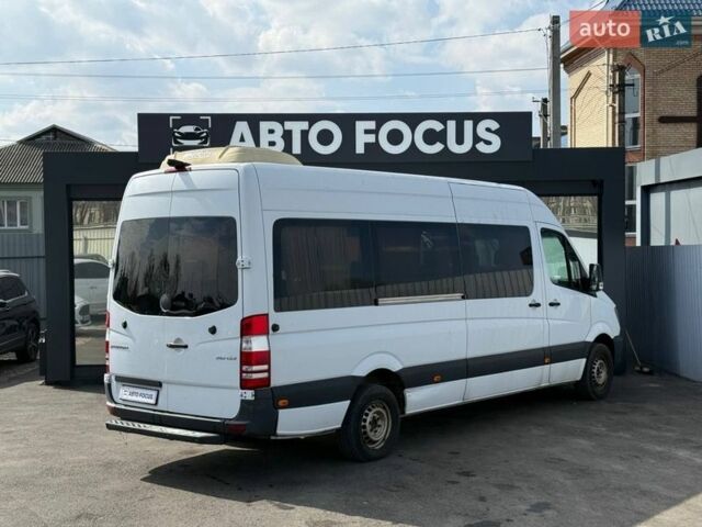 Белый Мерседес Sprinter, объемом двигателя 2.14 л и пробегом 350 тыс. км за 25990 $, фото 4 на Automoto.ua