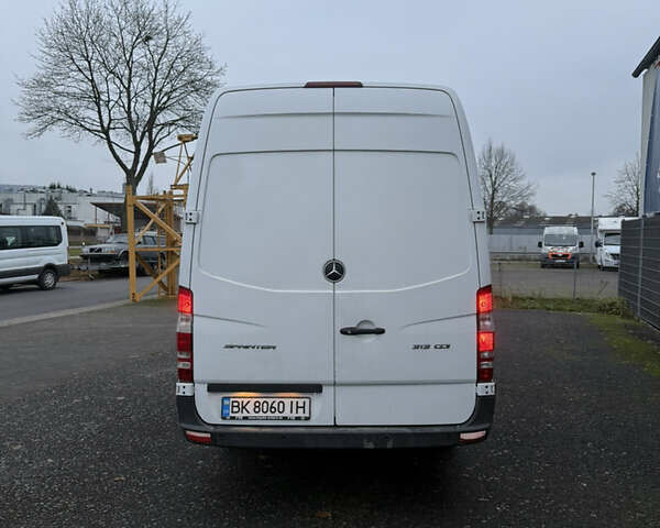 Белый Мерседес Sprinter, объемом двигателя 2.14 л и пробегом 607 тыс. км за 26000 $, фото 2 на Automoto.ua