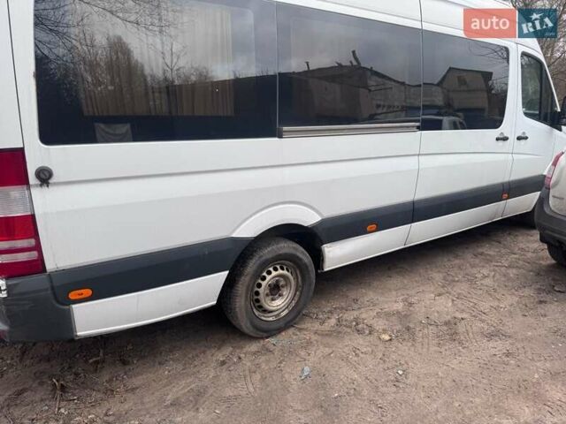 Белый Мерседес Sprinter, объемом двигателя 2.14 л и пробегом 250 тыс. км за 28000 $, фото 12 на Automoto.ua