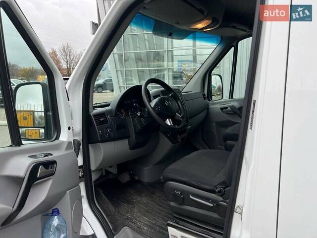 Белый Мерседес Sprinter, объемом двигателя 2.14 л и пробегом 296 тыс. км за 20000 $, фото 8 на Automoto.ua