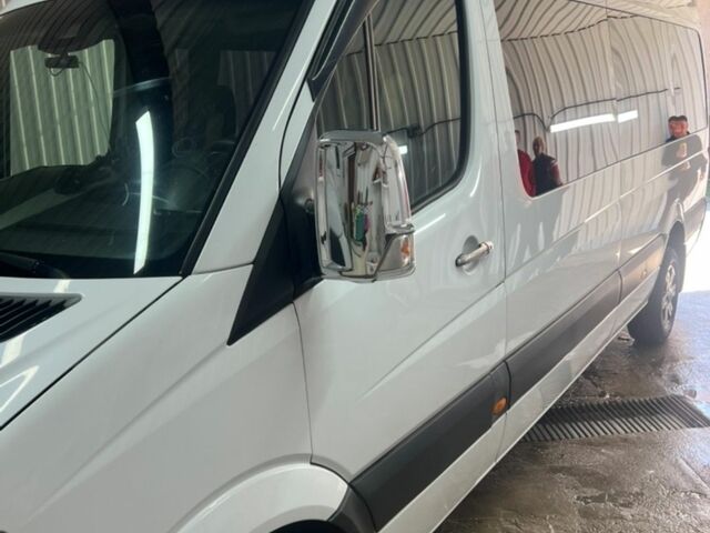 Белый Мерседес Sprinter, объемом двигателя 2.2 л и пробегом 300 тыс. км за 24600 $, фото 13 на Automoto.ua