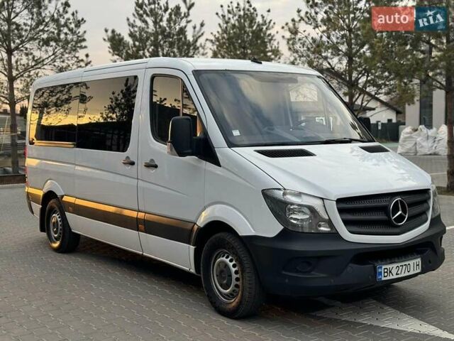 Белый Мерседес Sprinter, объемом двигателя 2.14 л и пробегом 500 тыс. км за 22465 $, фото 3 на Automoto.ua