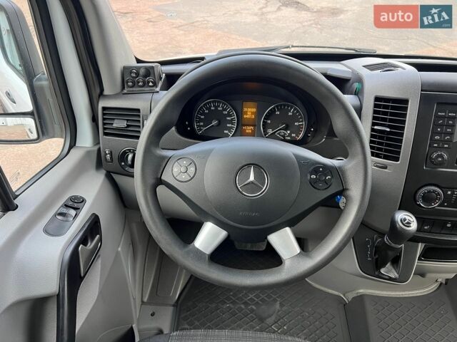 Белый Мерседес Sprinter, объемом двигателя 2.2 л и пробегом 313 тыс. км за 21850 $, фото 44 на Automoto.ua