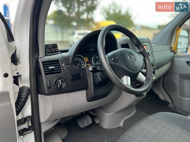 Белый Мерседес Sprinter, объемом двигателя 2.2 л и пробегом 313 тыс. км за 21850 $, фото 25 на Automoto.ua
