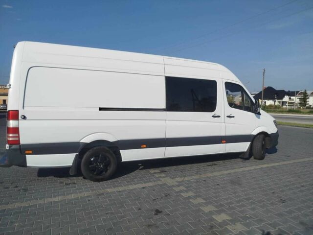Белый Мерседес Sprinter, объемом двигателя 2.2 л и пробегом 950 тыс. км за 19235 $, фото 1 на Automoto.ua