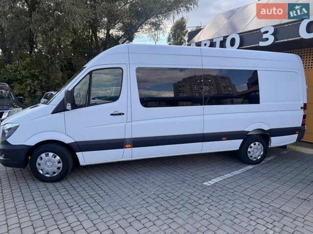 Белый Мерседес Sprinter, объемом двигателя 2.14 л и пробегом 369 тыс. км за 28500 $, фото 2 на Automoto.ua
