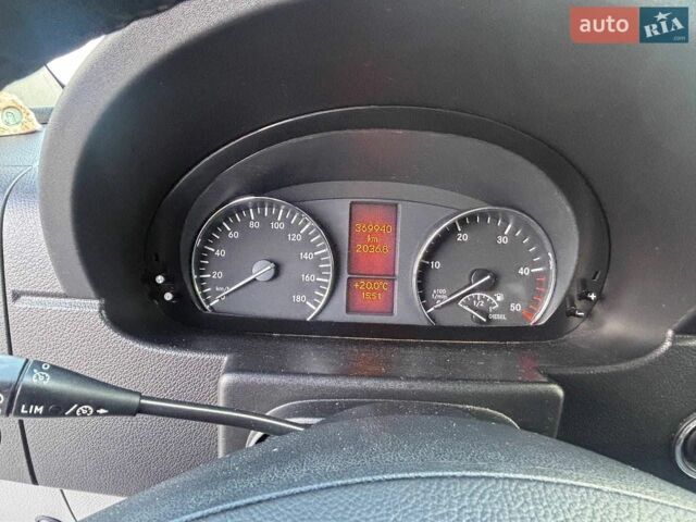 Белый Мерседес Sprinter, объемом двигателя 2.14 л и пробегом 369 тыс. км за 28500 $, фото 3 на Automoto.ua