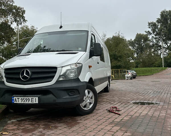 Белый Мерседес Sprinter, объемом двигателя 2.99 л и пробегом 355 тыс. км за 41500 $, фото 2 на Automoto.ua