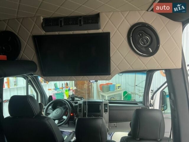 Белый Мерседес Sprinter, объемом двигателя 2.2 л и пробегом 300 тыс. км за 24600 $, фото 5 на Automoto.ua