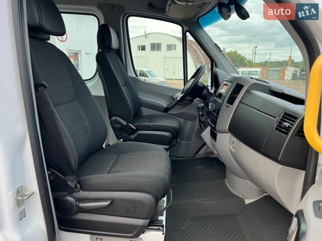 Белый Мерседес Sprinter, объемом двигателя 2.2 л и пробегом 313 тыс. км за 21850 $, фото 33 на Automoto.ua